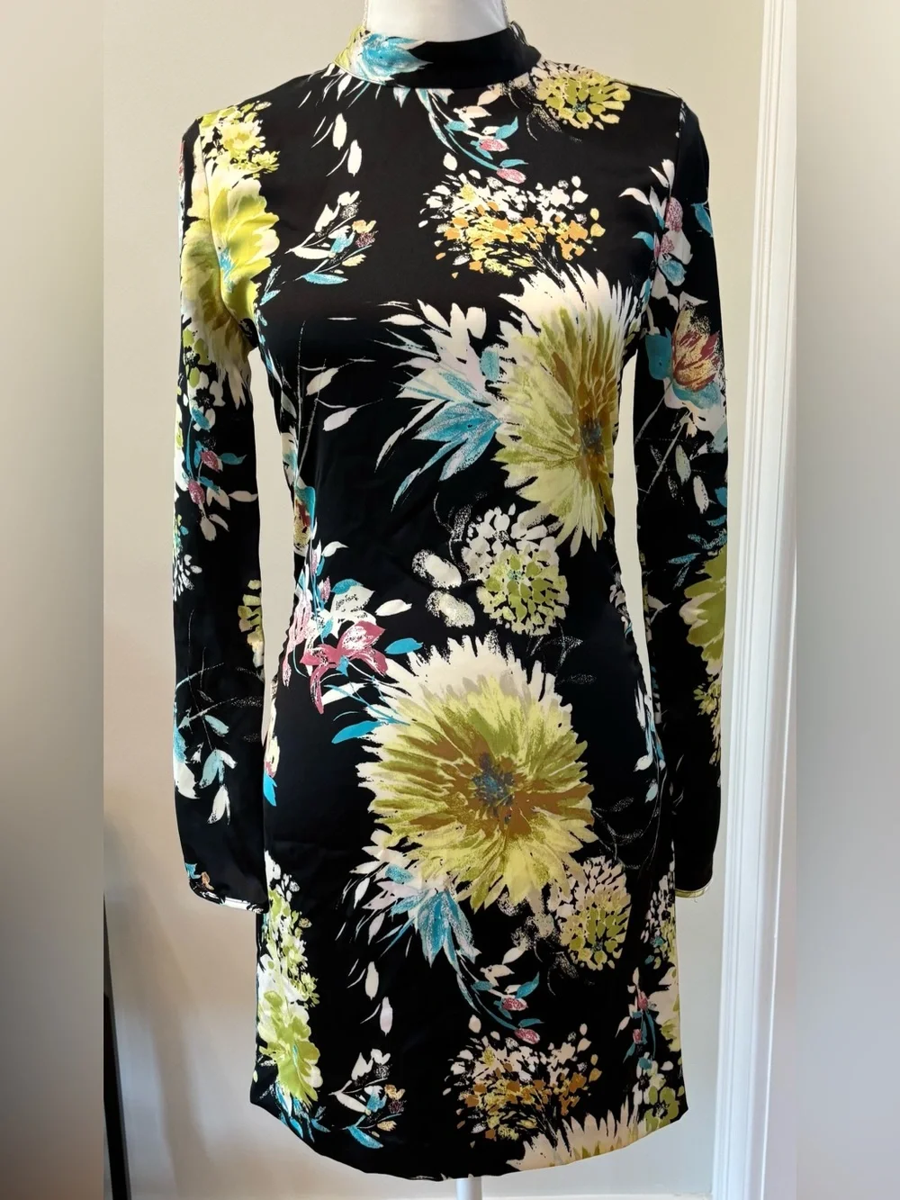 zara yellow dress long sleeve Zara Midi long sleeve yellow polka dot dress
